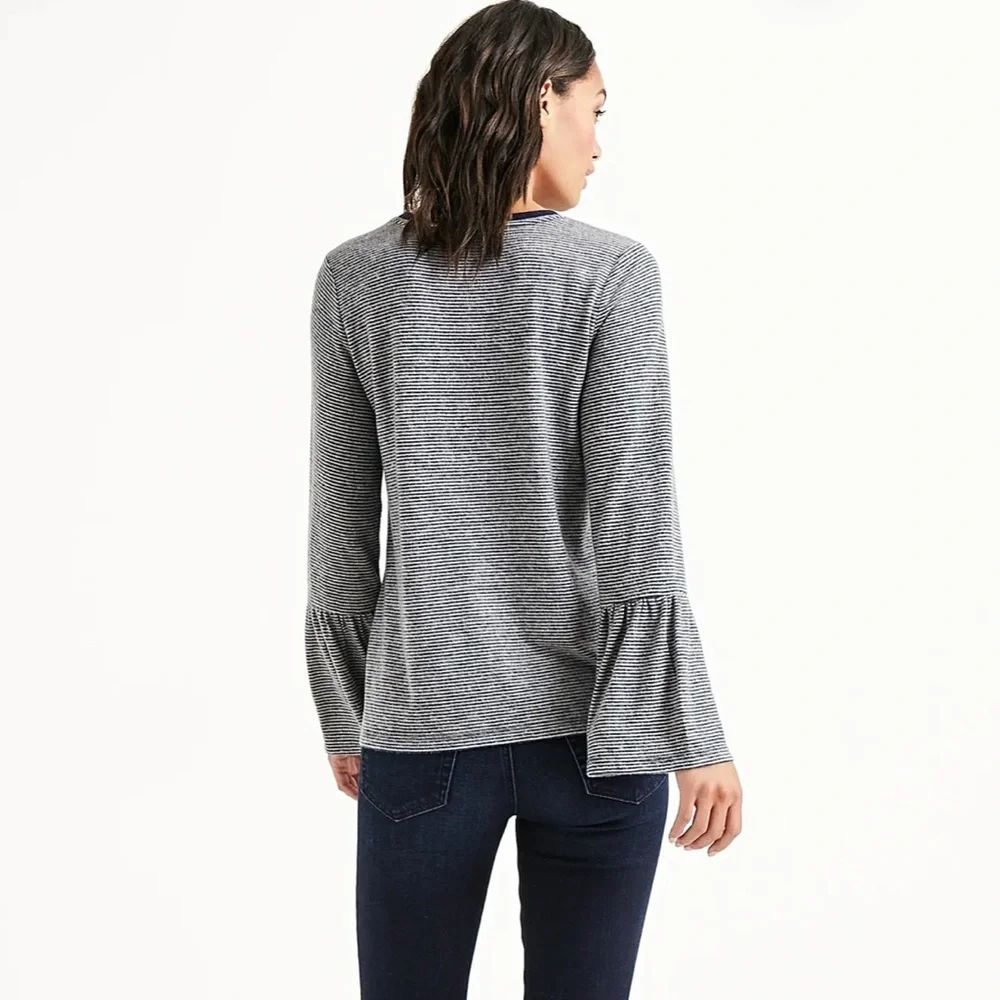 Lucky Brand Stripe Cloud Jersey Bell Sleeve Top size small - Picture 3 of 4